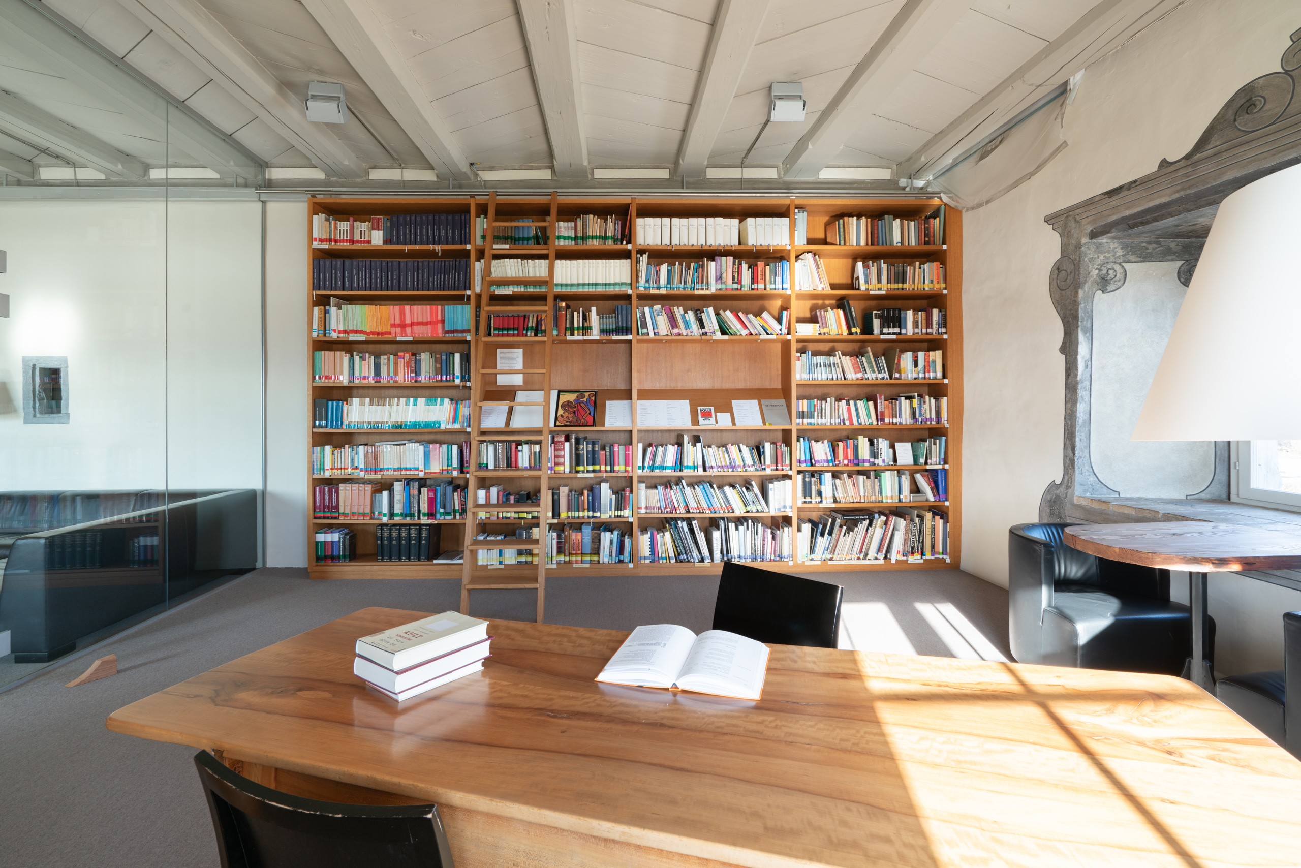 Bibliothek, © 2026 Kloster Kappel